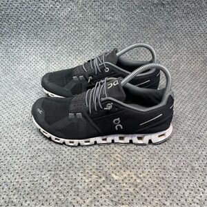 On Cloud 5 Black Running Shoes Size 7 Women’s
